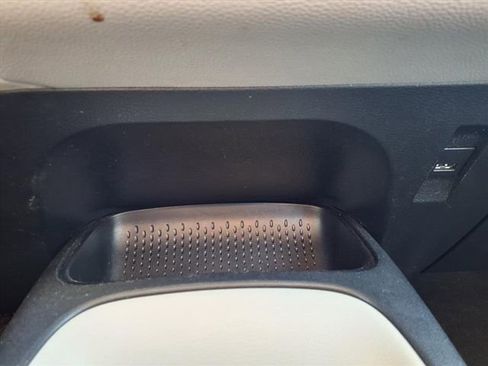 Used 2022 Toyota Corolla LE image 62