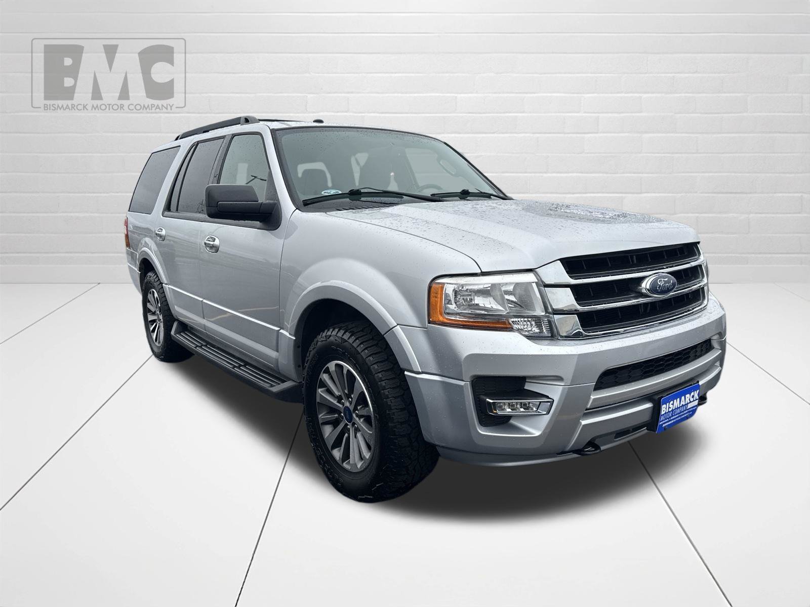 Used 2017 Ford Expedition XLT AWD/4WD image 2