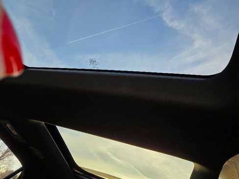 Used 2017 Ford Explorer XLT w/ Equipment Group 202A image 34