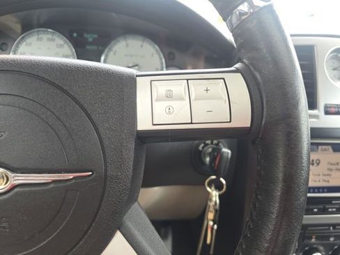Used 2006 Chrysler 300 SRT8 w/ SRT Option Group II RWD image 17