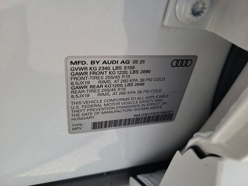 Certified 2025 Audi Q3 2.0T Premium w/ Convenience Package image 31