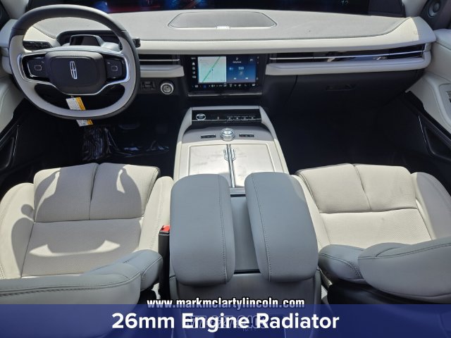 New 2026 Lincoln Navigator Premiere AWD/4WD image 14