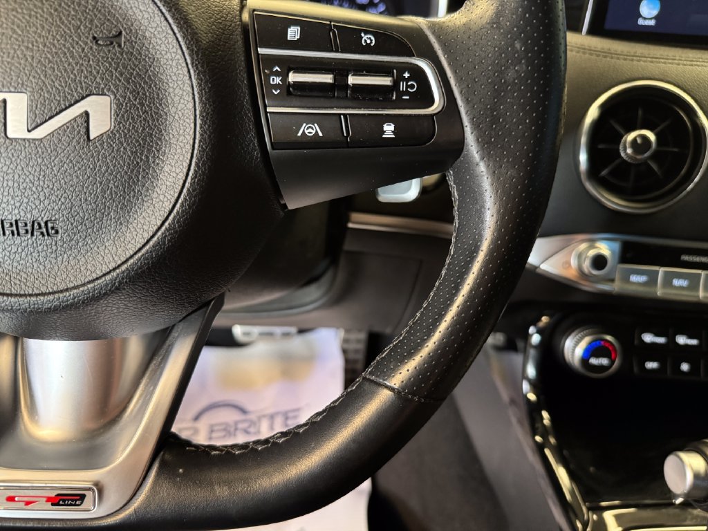 Used 2022 Kia Stinger GT-Line w/ Sun & Sound Package RWD image 12
