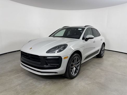 Certified 2024 Porsche Macan AWD/4WD image 1