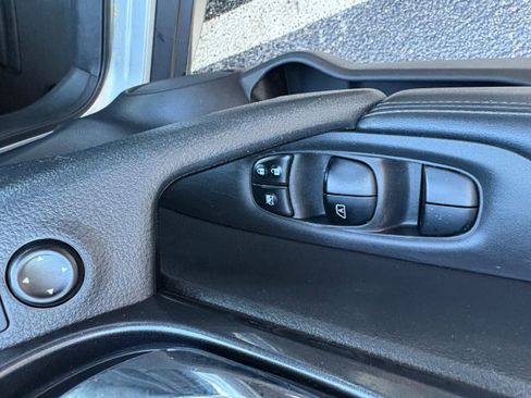 Used 2017 Nissan Rogue S image 20