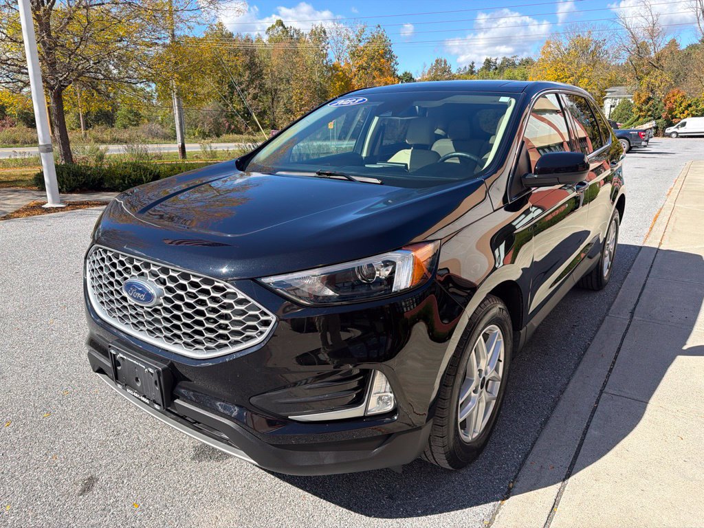Used 2023 Ford Edge SEL w/ Convenience Package AWD/4WD image 3
