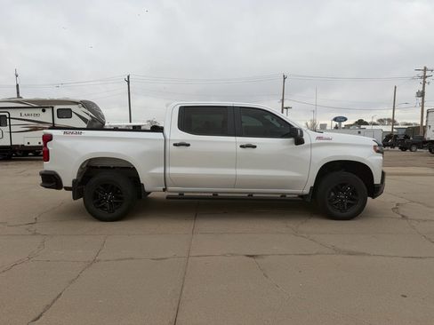 Used 2019 Chevrolet Silverado 1500 LT Trail Boss AWD/4WD image 3