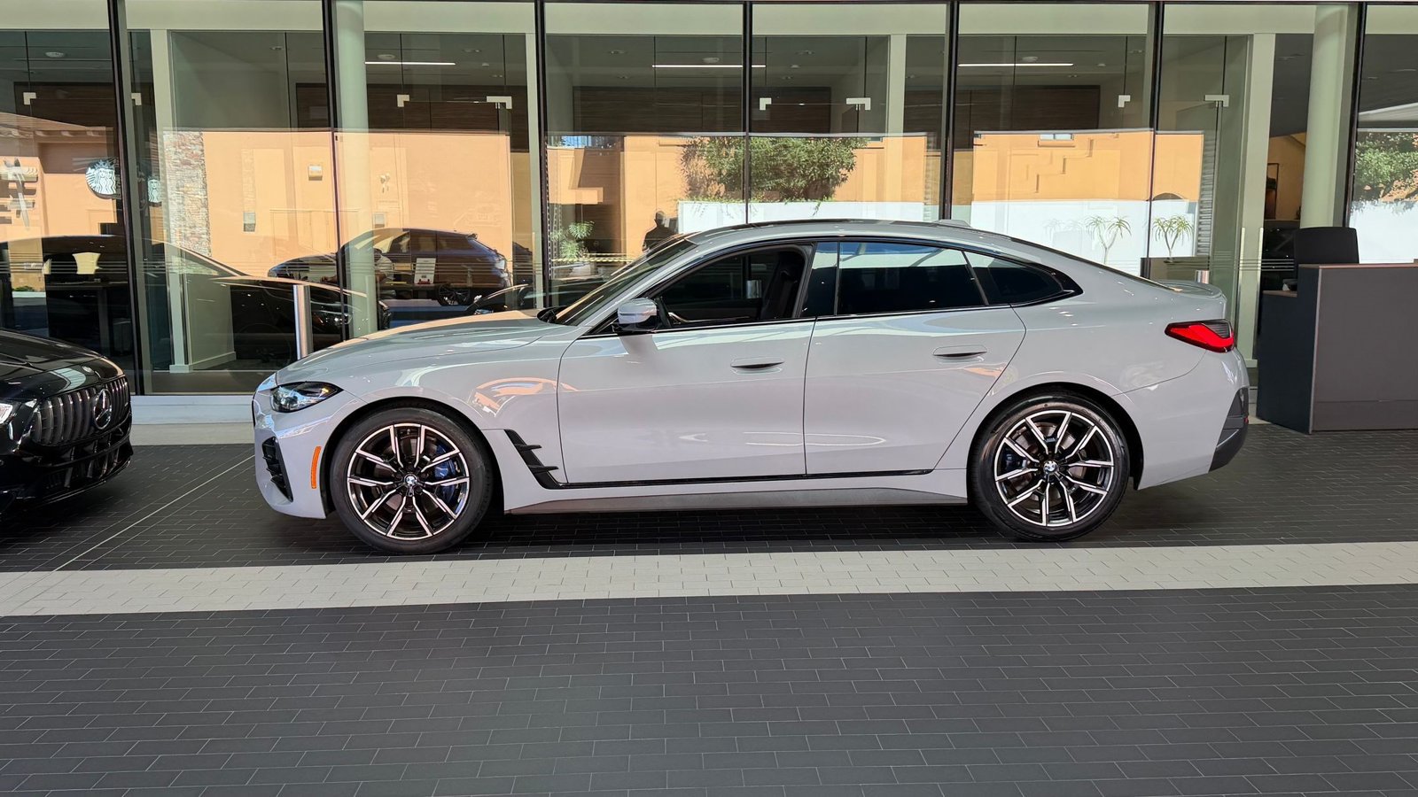 Used 2022 BMW 430i Gran Coupe w/ M Sport Package RWD image 2