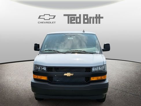 New 2025 Chevrolet Express 3500 Extended image 2