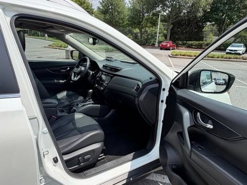 Used 2020 Nissan Rogue SL w/ Premium Package AWD/4WD image 27