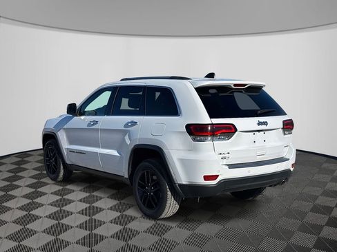Used 2019 Jeep Grand Cherokee Limited image 3