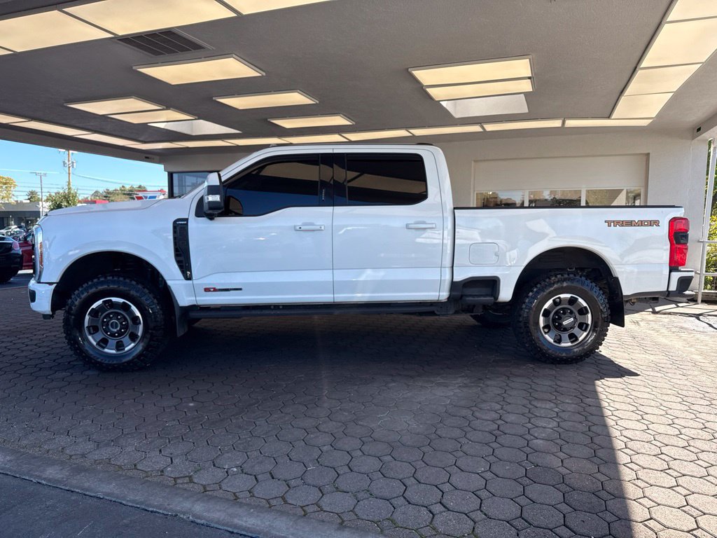 Used 2023 Ford F350 Lariat w/ Lariat Ultimate Package AWD/4WD image 9