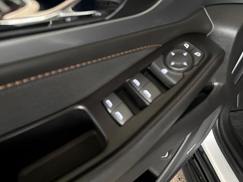 Used 2020 Chevrolet Traverse Premier w/ Redline Edition AWD/4WD image 19