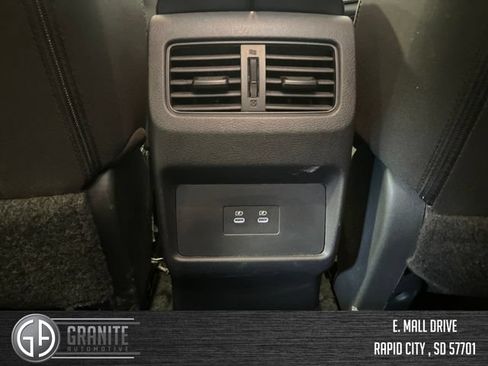 Used 2025 Nissan Rogue SV AWD/4WD image 18