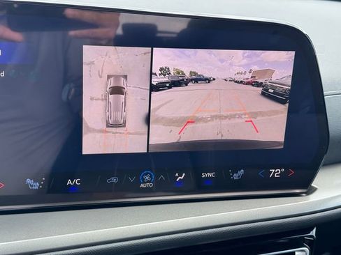 New 2026 Chevrolet Traverse LT FWD image 15