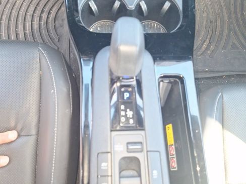Used 2023 Toyota Prius Limited w/ Limited Premium Package FWD image 17