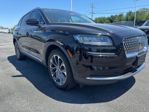 Used 2023 Lincoln Nautilus Reserve w/ Equipment Group 201A AWD/4WD image 7