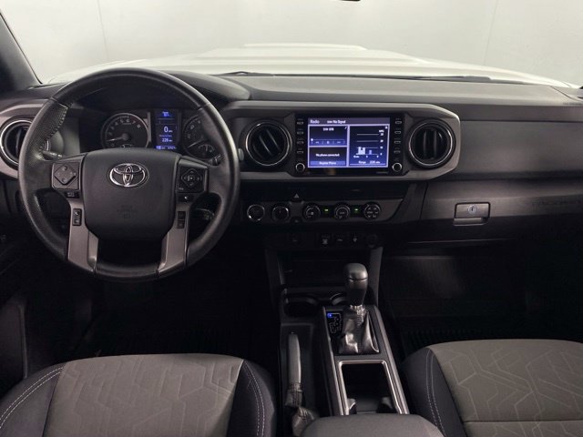 Used 2020 Toyota Tacoma TRD Sport AWD/4WD image 25