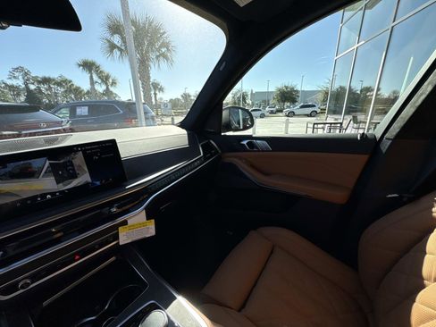New 2026 BMW X7 xDrive40i w/ Premium Package image 28