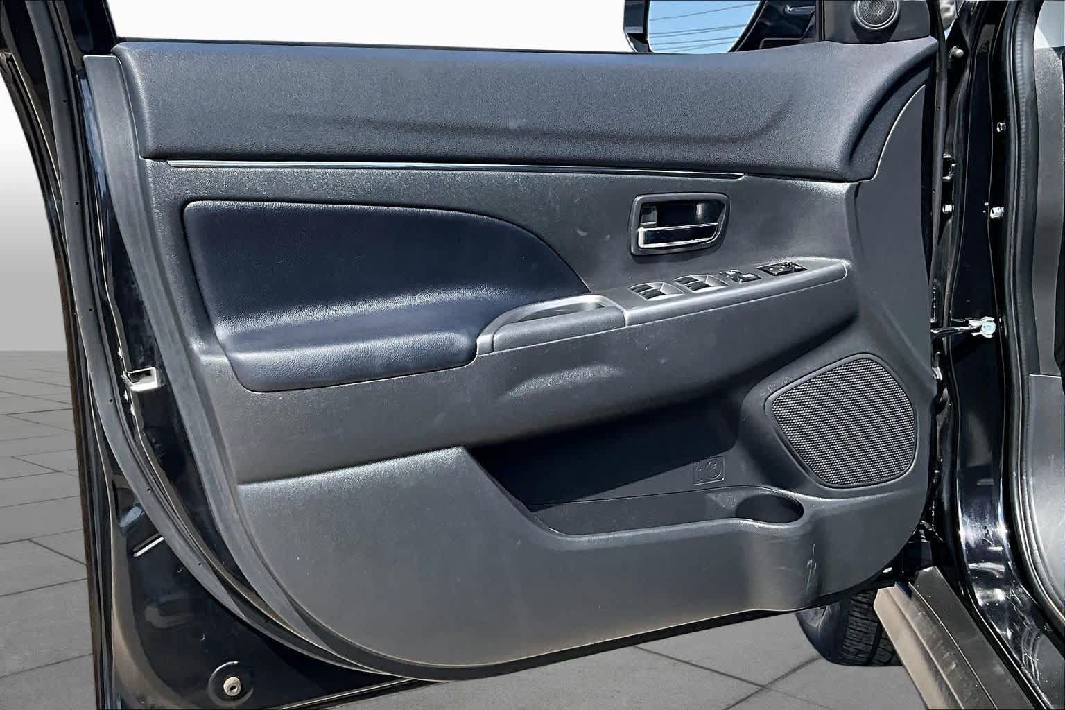 Used 2024 Mitsubishi Outlander Sport SE AWD/4WD image 21