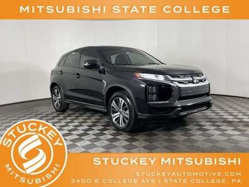 Used 2022 Mitsubishi Outlander Sport SE image 1