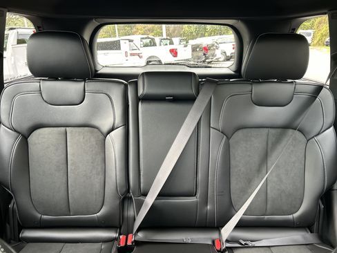 New 2025 Jeep Grand Cherokee Altitude image 18