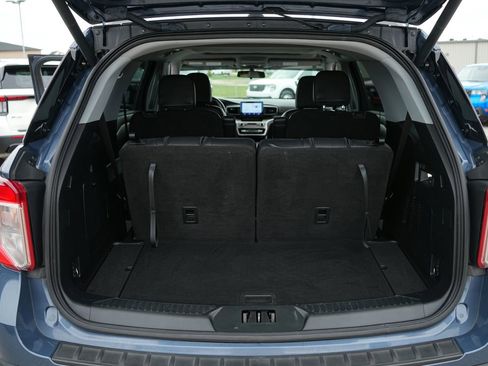 Used 2021 Ford Explorer XLT w/ Equipment Group 202A image 27