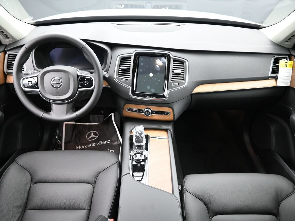 Certified 2025 Volvo XC90 T8 Core w/ Protection Package Premier AWD/4WD image 24