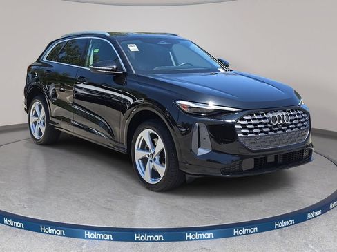 Certified 2025 Audi Q5 Premium w/ Premium Plus AWD/4WD image 3
