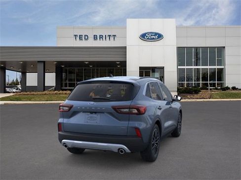 New 2025 Ford Escape SE image 8