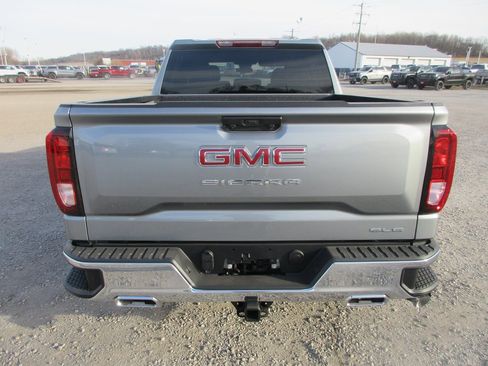 New 2026 GMC Sierra 1500 SLE image 6