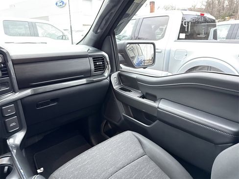 Used 2022 Ford F150 XLT w/ XLT Black Appearance Package image 14