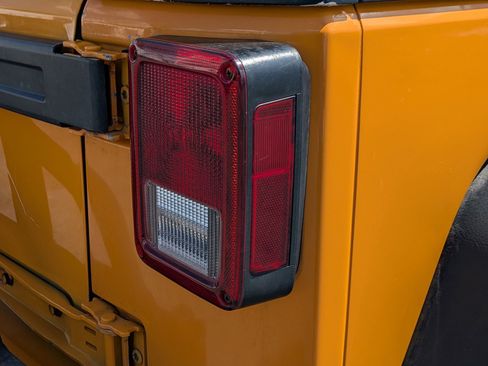 Used 2012 Jeep Wrangler Unlimited Sport AWD/4WD image 11