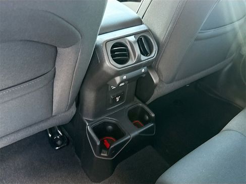 Used 2021 Jeep Gladiator Sport image 28