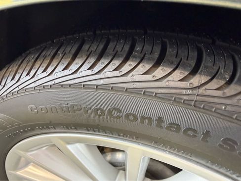 Used 2012 BMW 535i xDrive Sedan AWD/4WD image 11