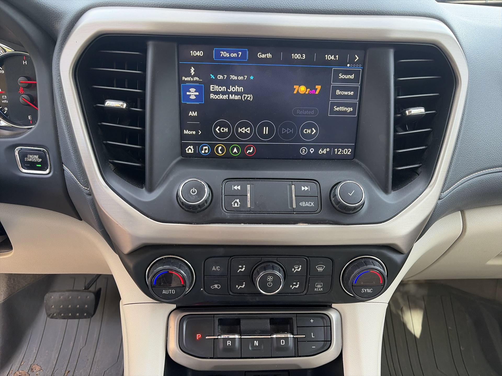 Used 2021 GMC Acadia Denali w/ Denali Technology Package AWD/4WD image 14