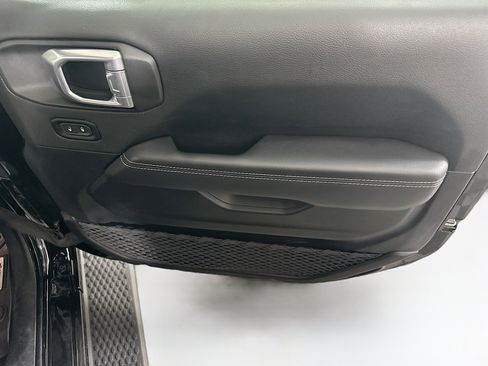 Used 2021 Jeep Wrangler Unlimited Sahara AWD/4WD image 30