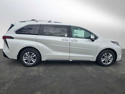 New 2026 Toyota Sienna Limited image 2