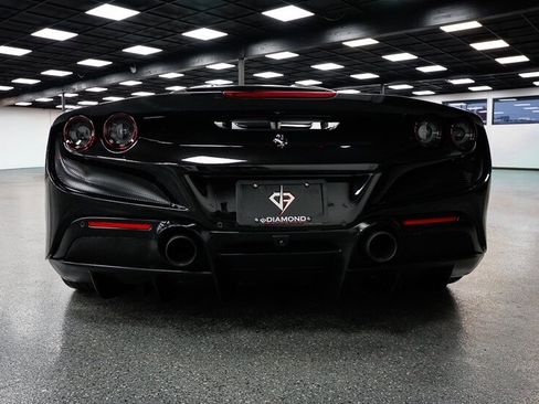 Used 2021 Ferrari F8 Tributo image 39