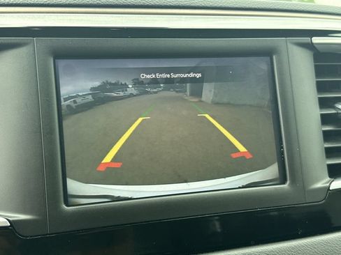 Used 2023 Chrysler Voyager LX FWD image 21