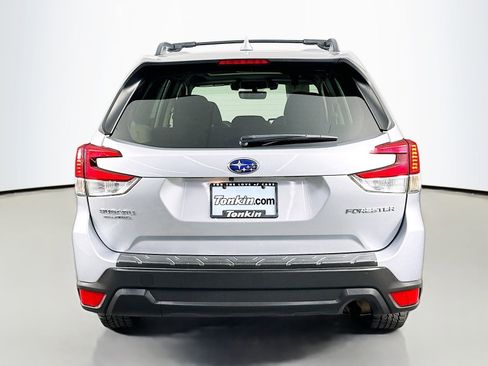 Used 2019 Subaru Forester Premium image 7