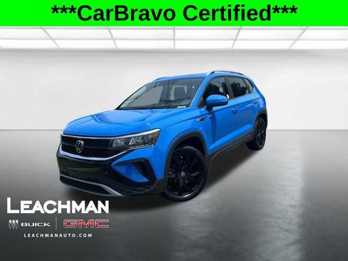 Used 2022 Volkswagen Taos SE FWD image 1