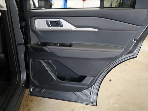 New 2026 Ford Explorer Active RWD image 23