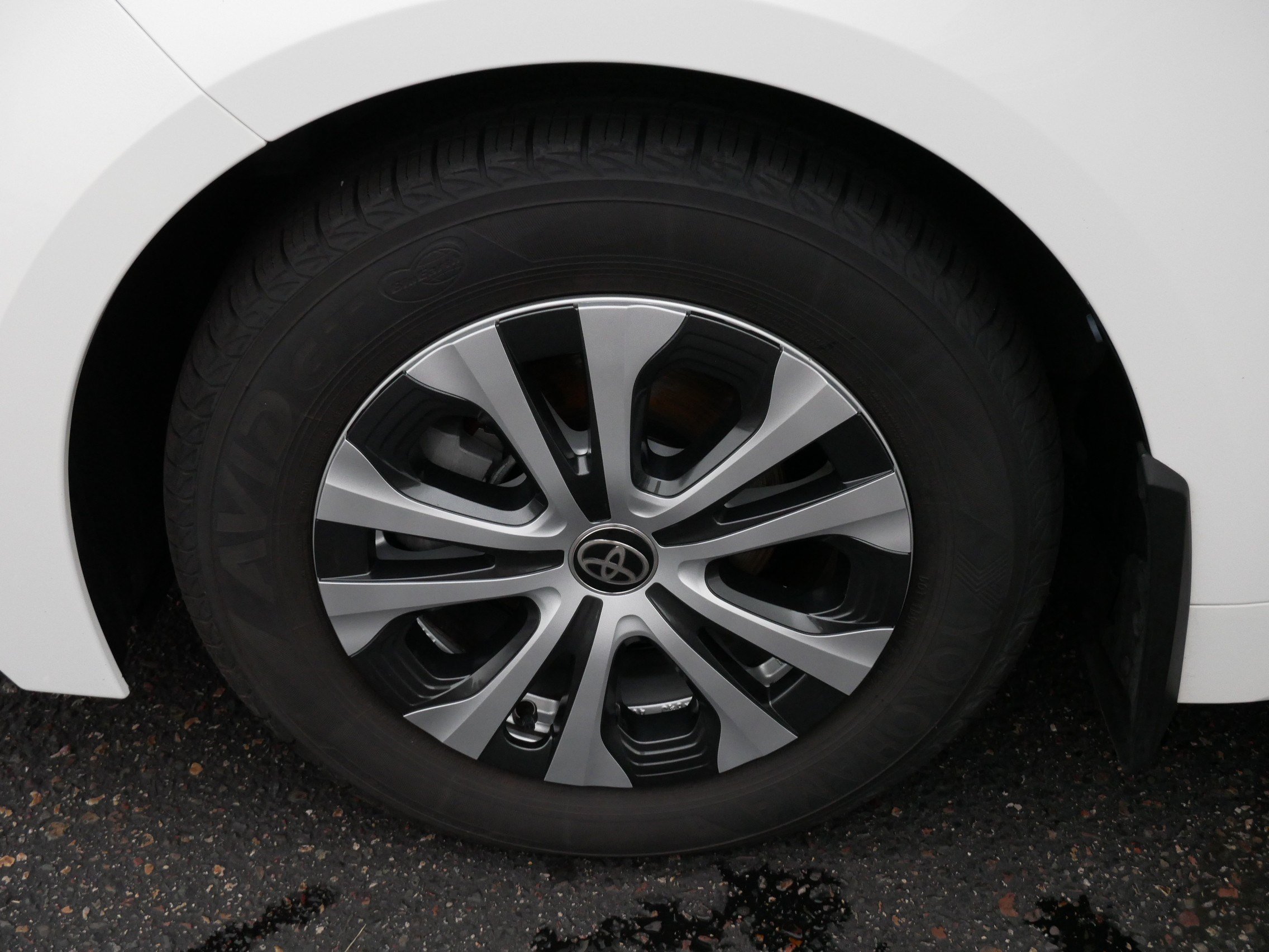 Used 2021 Toyota Corolla LE FWD image 15