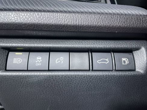 Used 2025 Toyota Camry SE FWD image 26