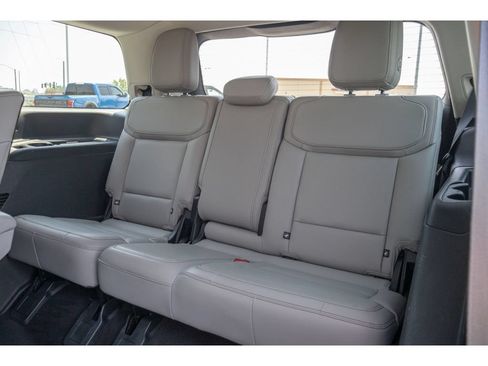 Used 2025 Ford Expedition Active AWD/4WD image 15
