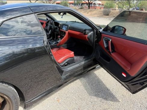 Used 2020 Nissan GT-R Premium w/ Premium Interior Package AWD/4WD image 11