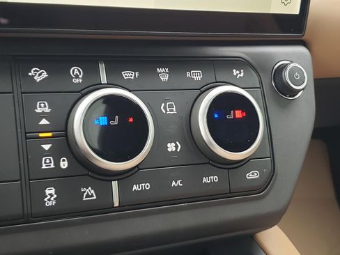 New 2026 Land Rover Defender 110 X-Dynamic SE image 23