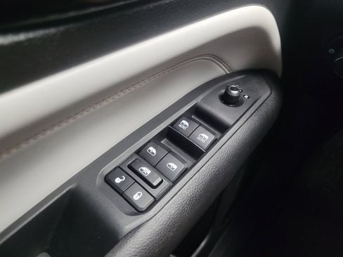 Used 2023 Jeep Compass Limited AWD/4WD image 27