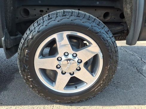 Used 2017 GMC Sierra 2500 SLT w/ All Terrain HD Package image 18